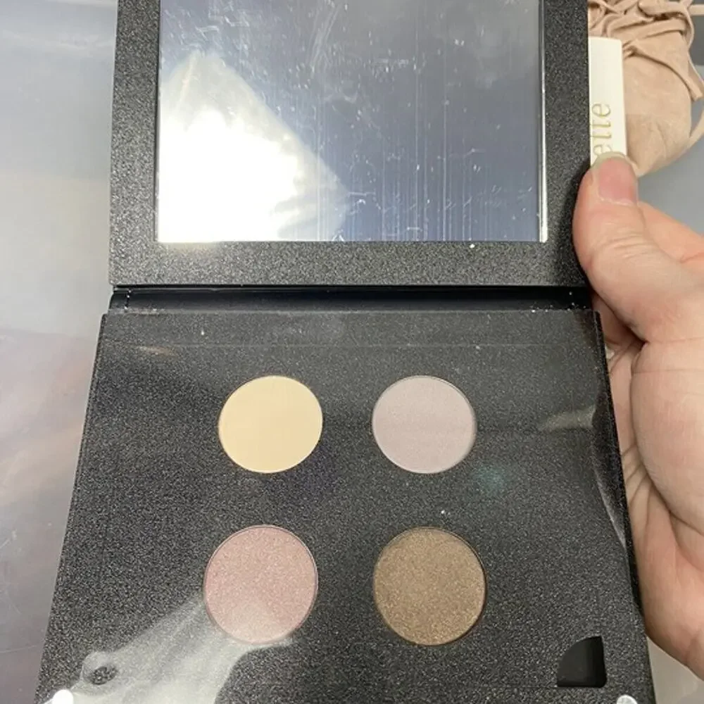 ITTSĒ The Fulton Magnetic Eyeshadow Quad Sure Shot, After Hours, Bare Canvas, Et